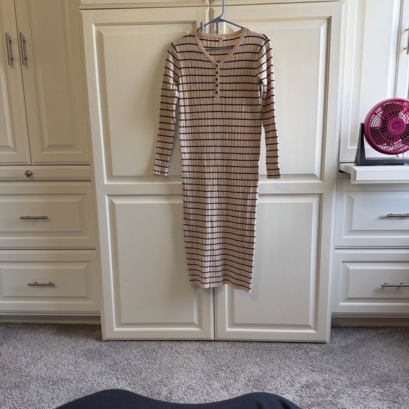 Tea n Rose Cream and Black Striped Long Sleeve Dress - Picture 4 of 5